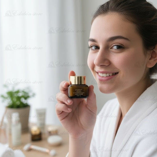 Cremas Crema con Niacinamida para el contorno de ojos VEZE, detalle de la etiqueta, aroma fresco